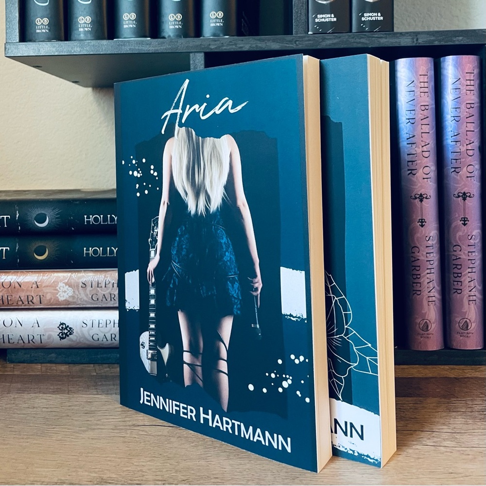 OOP/OG Aria + Coda by Jennifer Hartmann